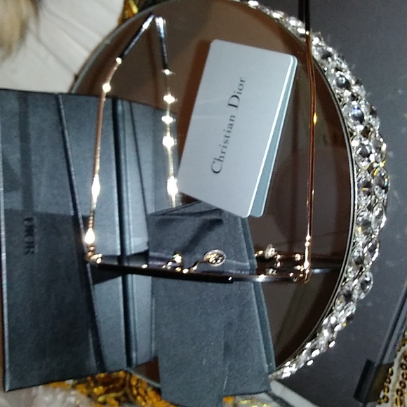 DIOR WOMEN'S SUNGLASSES. WORN ONCE! - Picture 7 of 13